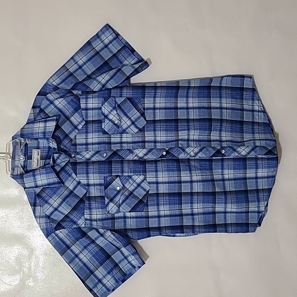 Wrangler Men's Western Navy and Light‎ Blue Checkered Pearl Snap Shirt - Medium